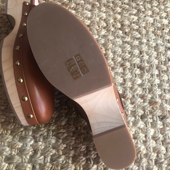 New w Stickers: J Crew Convertible Leather Clog. Size 8 - Picture 9 of 12